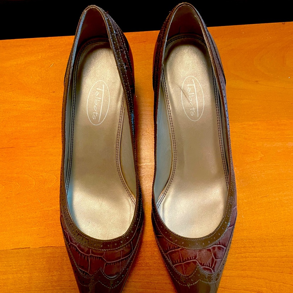 Talbots leather tan heels
